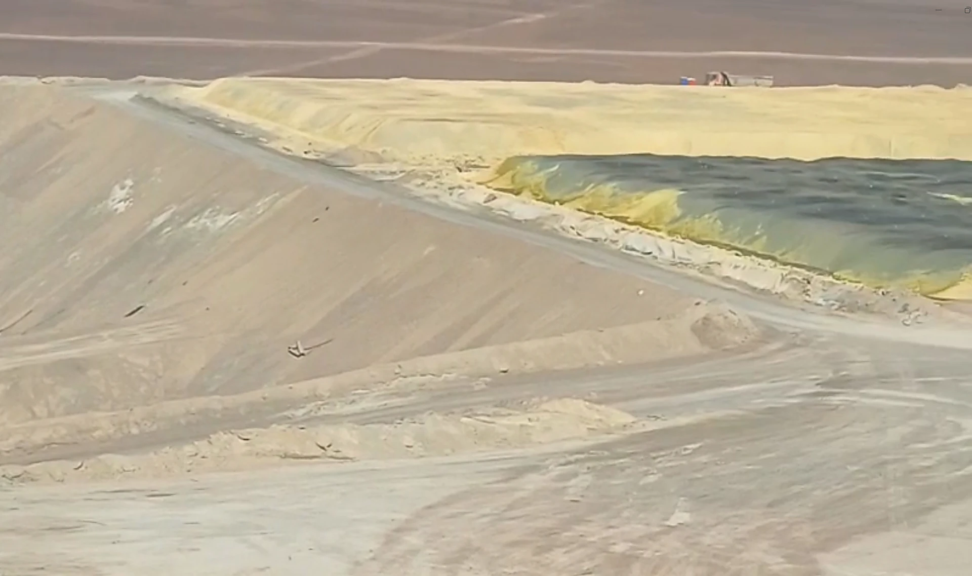 Habilitación y mantención de caminos en faena minera Chile